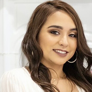 Julia Reyes